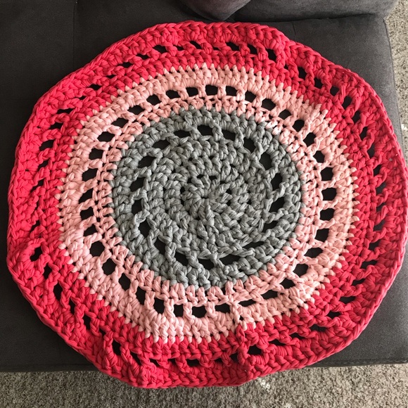 Made By Me Accents Crocheted Rug Pink Gray Recycled Tshirt Yarn